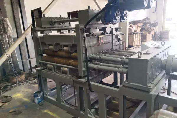 componant straightening machineee